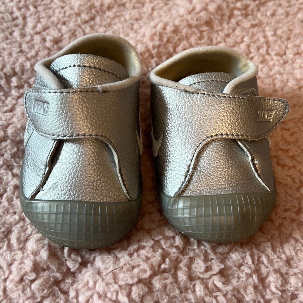 Nike baby shoes size 4C